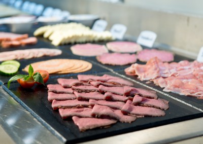 Aufschnittsorten wie orig. Pastramie - Frühstücksbuffet Boutique Hotel i31